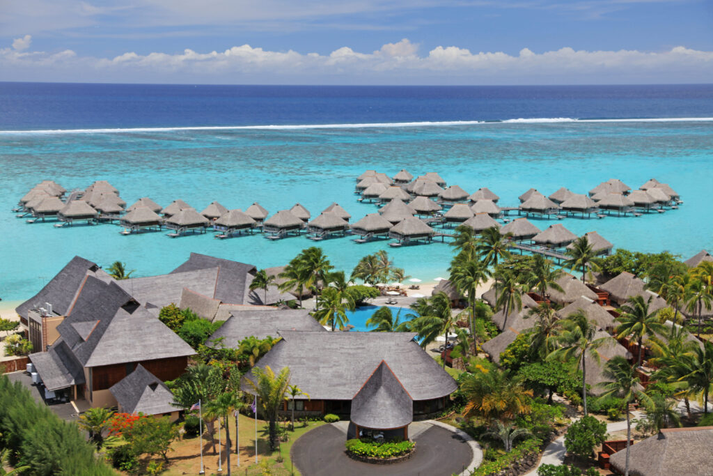 Hilton moorea lagoon resort spa overview hotel exterieur etahititravel 1 scaled